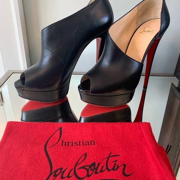 Authentic Christian Louboutain Vertia Asymmetric Black Bootie Size 39.5 - Picture 2 of 10